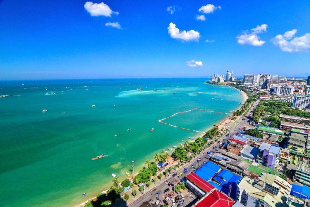 Oyo 75327 Diyana Residence Pattaya Luaran gambar