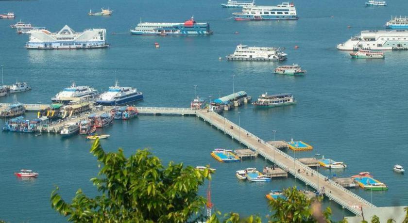 Oyo 75327 Diyana Residence Pattaya Luaran gambar
