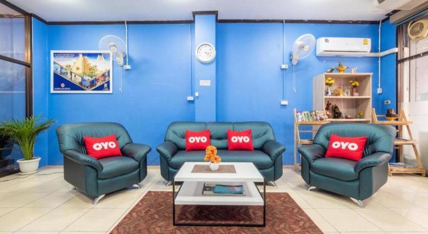 Oyo 75327 Diyana Residence Pattaya Luaran gambar