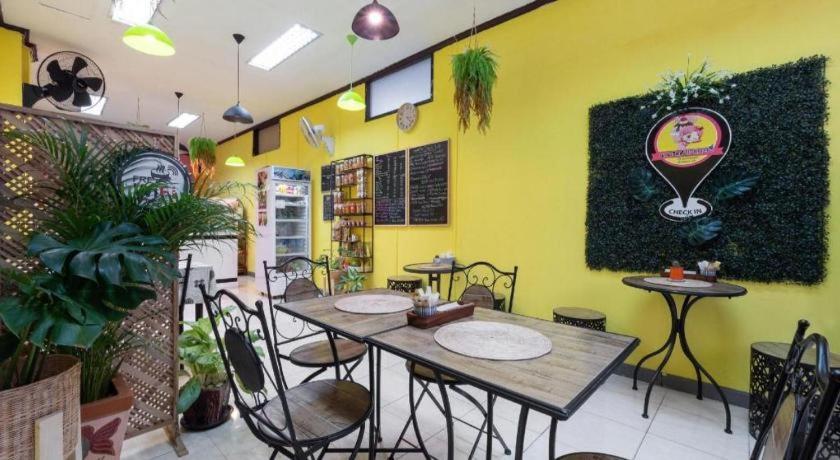 Oyo 75327 Diyana Residence Pattaya Luaran gambar