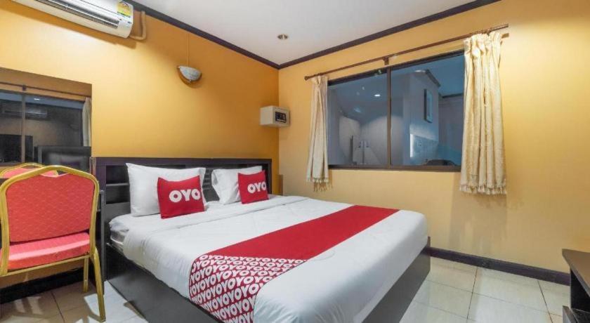 Oyo 75327 Diyana Residence Pattaya Luaran gambar